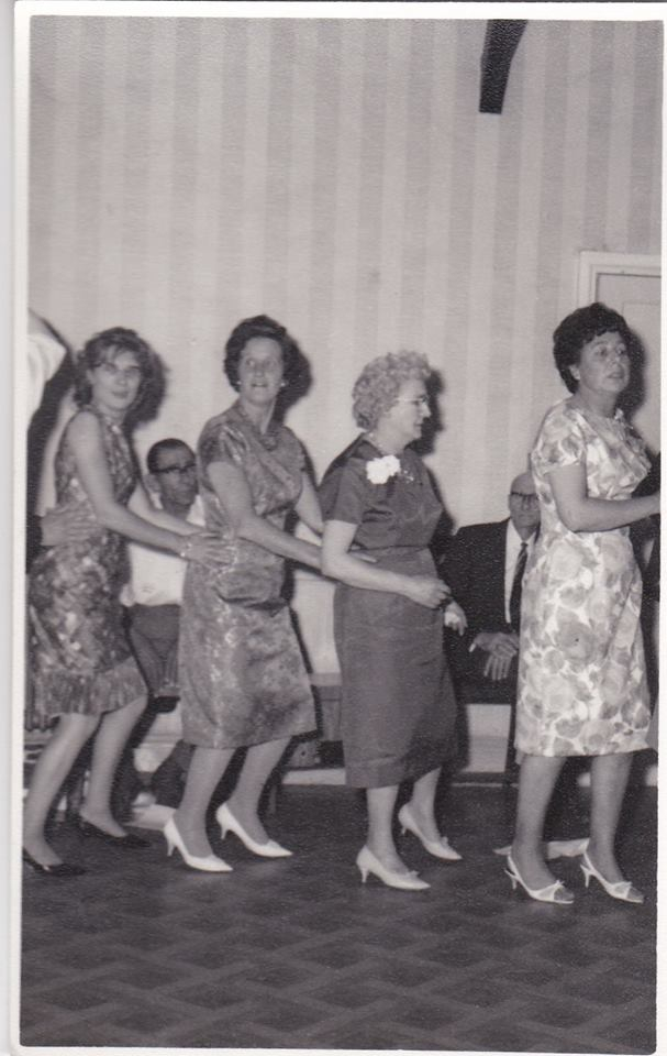 Brilliant Found Photos Of Mid Century Christmas Parties 